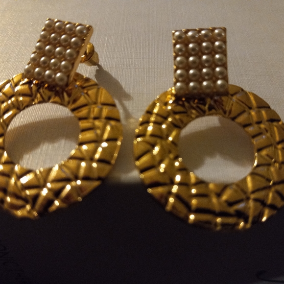 Earring - Picture 10 of 12